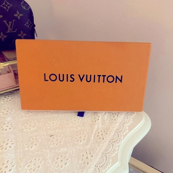 Louis Vuitton Box - Picture 1 of 3